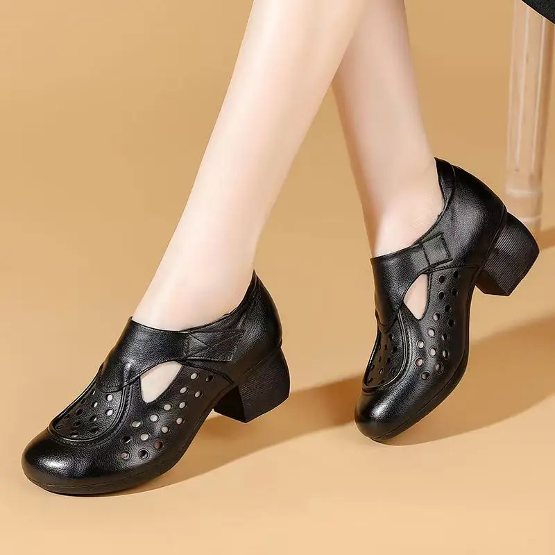 المرأة الصيف جديد الجلود الجوف خارج الكهف الصنادل كتلة وحيد عدم الانزلاق جولة تو تنفس عالية الجودة منخفضة أعلى الفيلكرو الصنادل