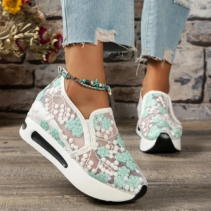 Fashion Embroidery Loafers Shoes for Women 2023 Summer Breathable Mesh Platform Sneakers Woman Comfortable Slip On Casual Shoes