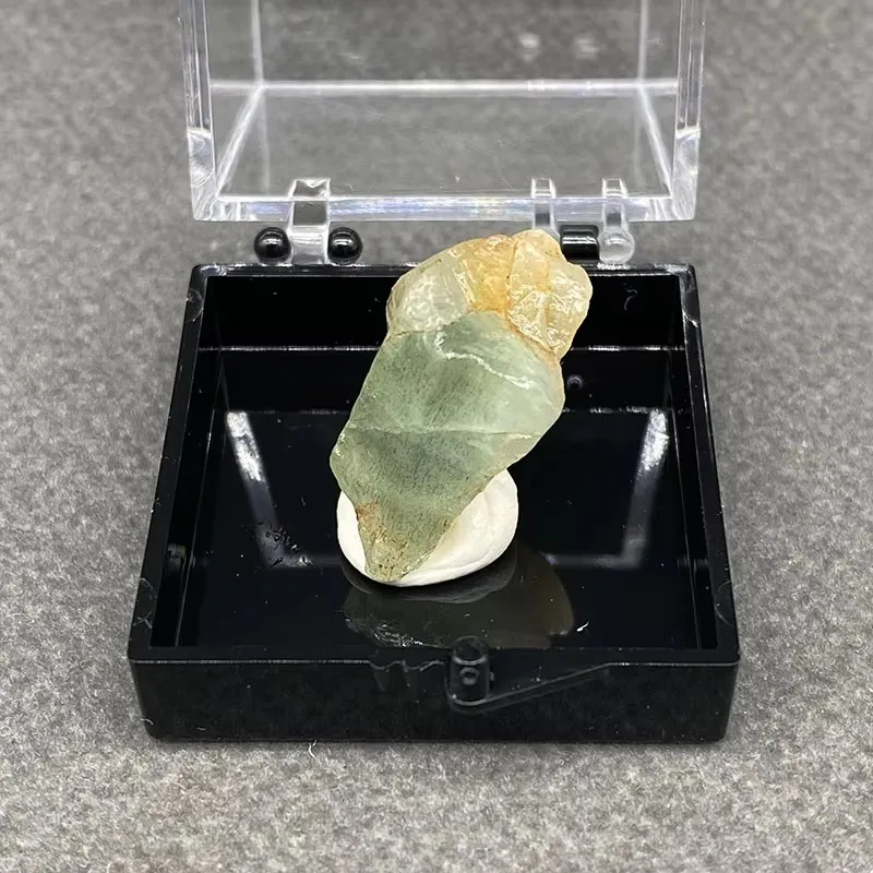 100% green beads Natural Aquamarine Mineral Specimens Stones  Healing Crystal  +Box size：27*27*25 mm