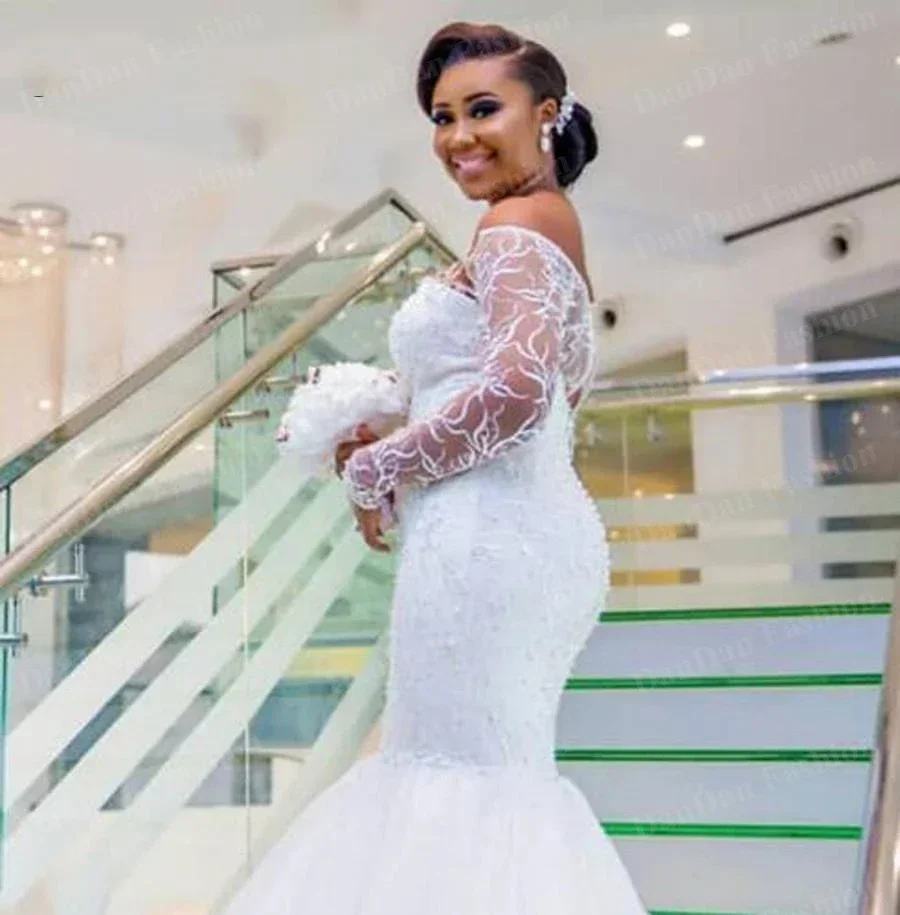 تخصيص الدانتيل والتطريز يزين حورية البحر أفريقيا نمط قبالة الكتف كم طويل كريستال الخرز فستان الزفاف