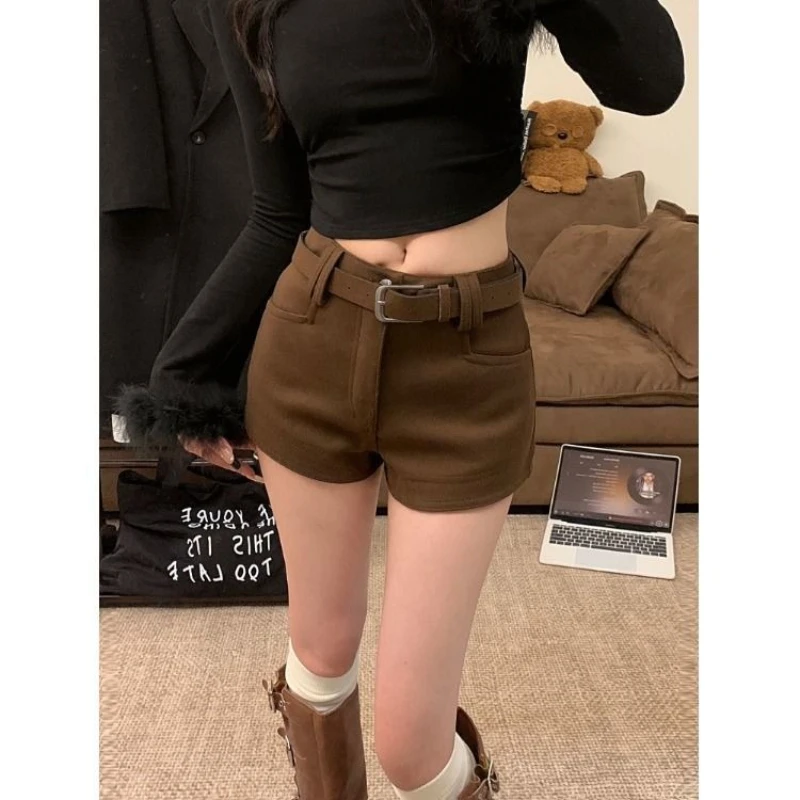 

High-waisted Coffee-colored Woolen Shorts for Petite Sizes, Casual Pants for Autumn and Winter, Versatile Straight-leg Trousers.