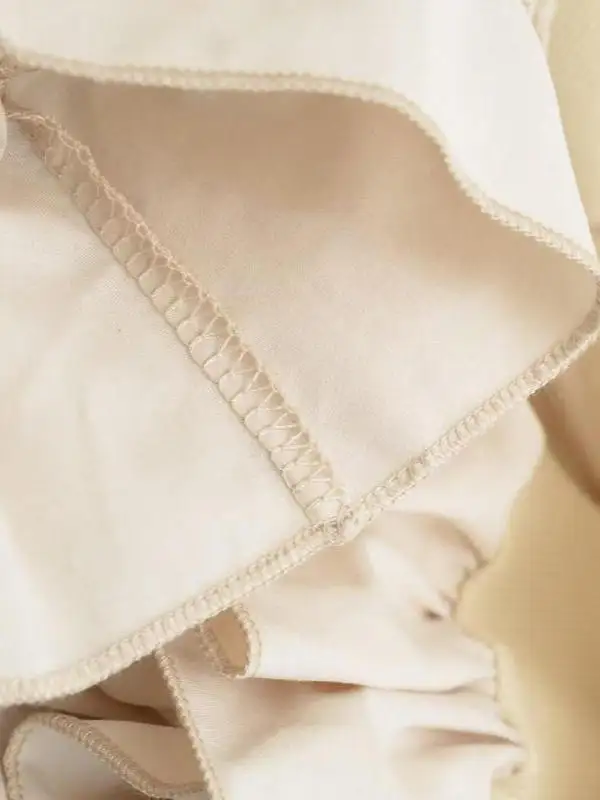 Vestido E com Saia em Camadas, Ajuste Slim, Sem Mangas, Design de Gola Quadrada, Saia Curta Sensual com Detalhes em Re...