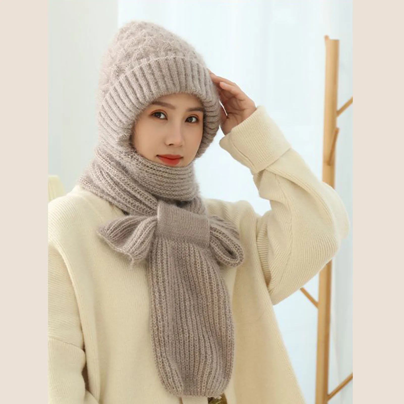 Knited Hooded Hat Scarf Windproof Winter Knitting Thick Warm Ear Guard Hat for Woman Girs Winter Outdoor Use