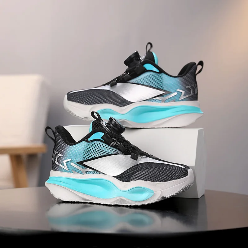 A pair of all-weather children's sports shoes, breathable, comfortable and soft, with a rotating buckle design, TL-13059