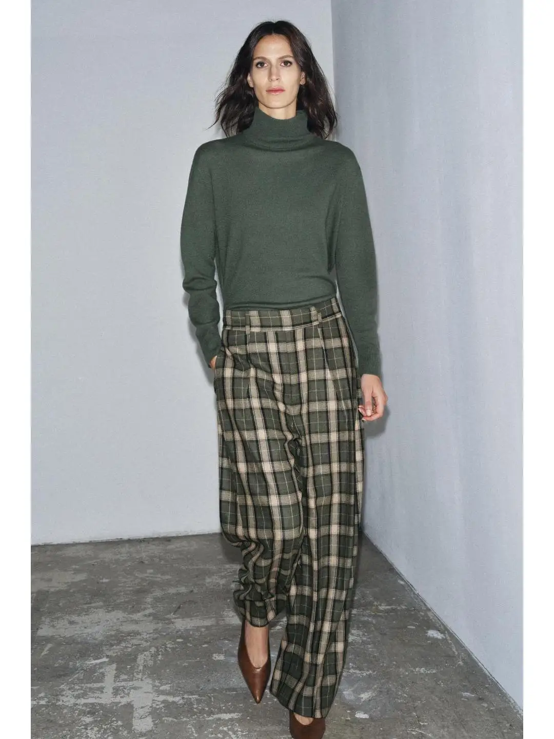 

Повседневные брюки в клетку со средней посадкой и плиссированными деталями, универсальные, для ранней осени, новые, модные, женские, для отдыха