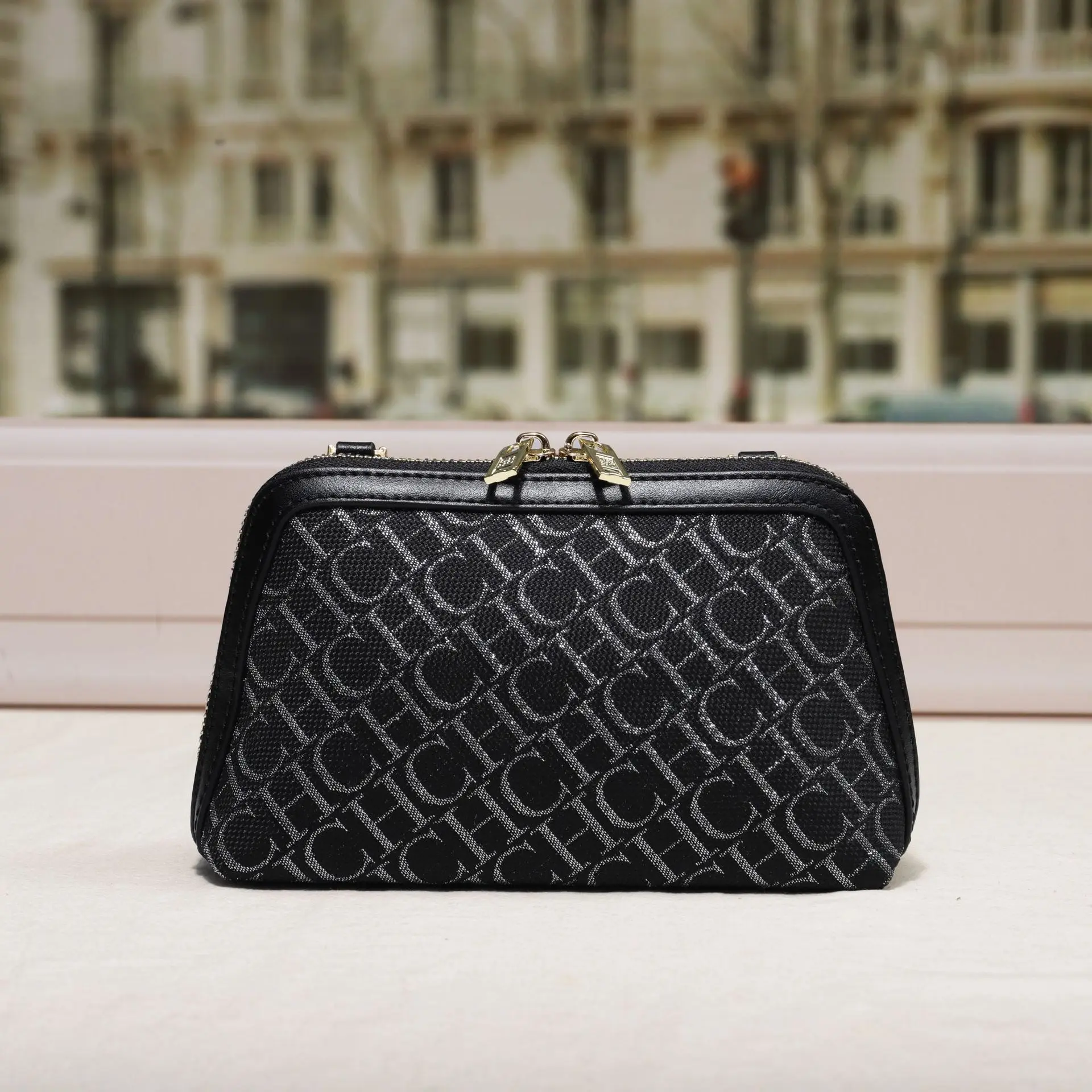 #2 Trending Canvas Shoulder Bags Right Now