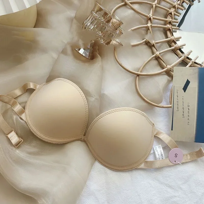 Invisible underwear Strapless bra for small breasts for girls to pull together to show a large bra view 3