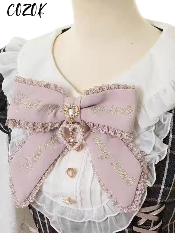 Zweiteiliges Set im japanischen Massenproduktion im Lolita-Stil, Dienstmädchenkleid, Puppenkragen, lange Ärmel, schmale Kuchen-Spitzenkleider und Shorts-Anzug