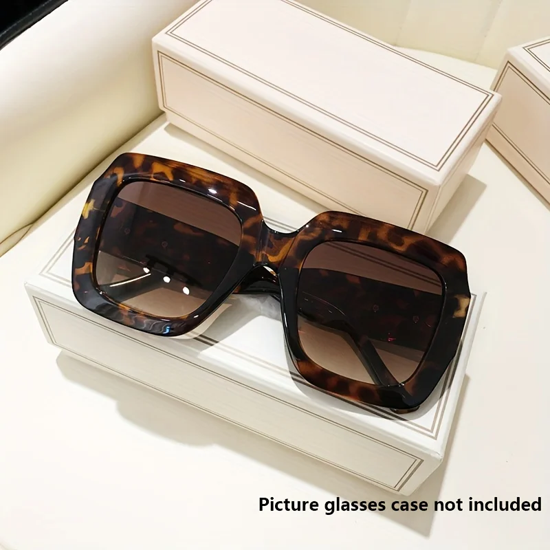 New style Fashion Square Sunglasses Trendy Two-Tone Color Block, Anti-Glare Lens, Durable Plastic Frame, Perfect for Hiking