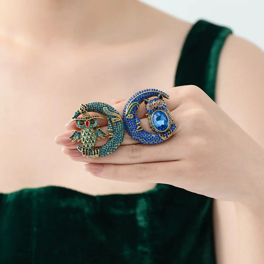 

New Medieval Style Vintage Full Rhinestone Paved Face Moon Owl Asymmetric Earrings Heavy Industry High-end Stud Earrings Jewelry