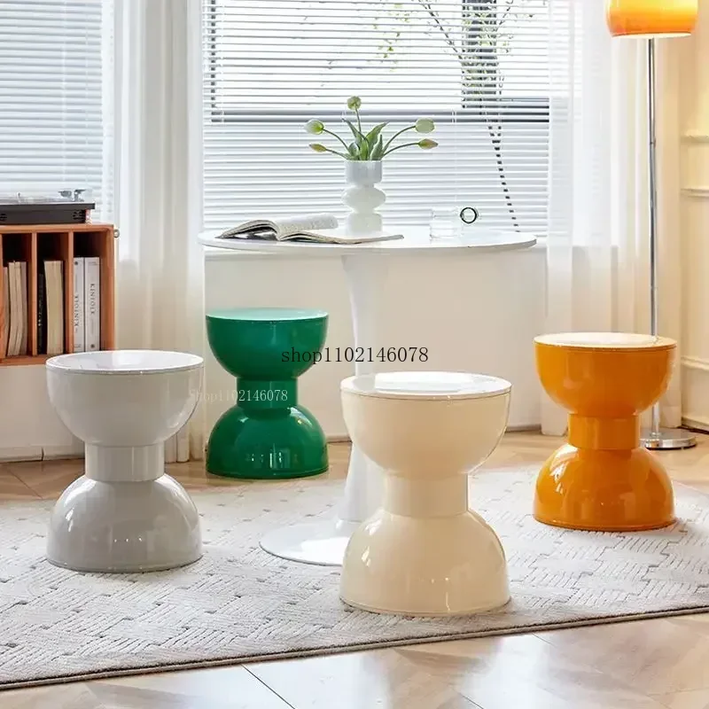 

Скандинавские низкие табуреты, бытовой пластиковый кремовый обеденный стул с ветром, мебель для гостиной, журнальный столик, маленький круглый табурет, обувь, пуфики