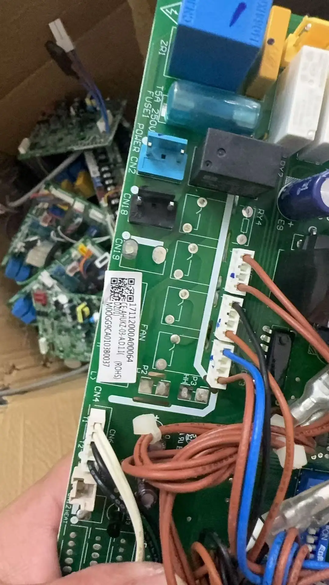 Midea New Indoor Unit Motherboard for Central Air Conditioning CE-AHUKZ-03-A.D.1.1 (DZ01) for Gas/Electric Home Use