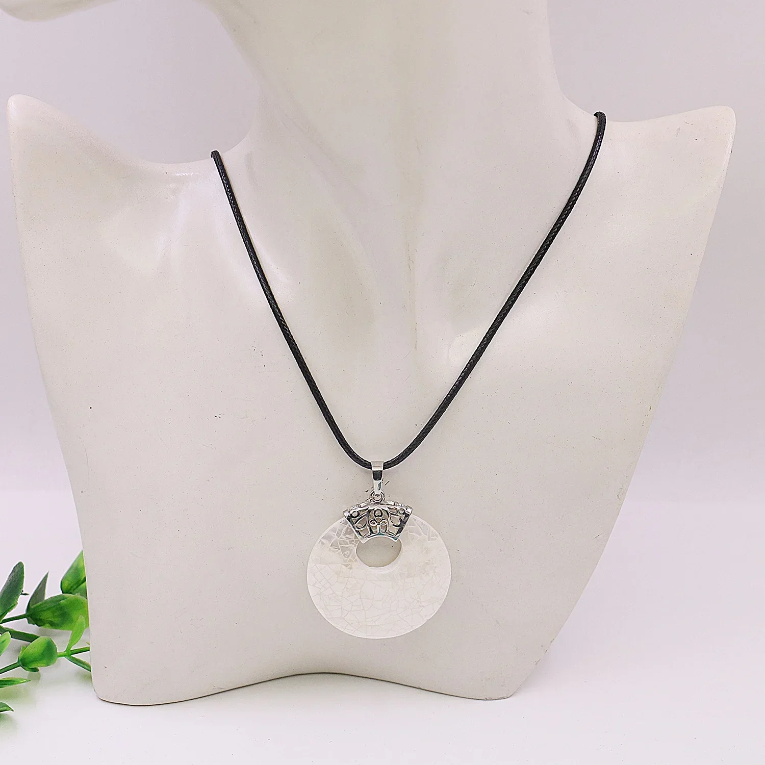 39mm Fashion Round Natural White Seashell DIY Necklace Pendant,Circular/Irregular Patterns,Alloy Lace Pendant,Men/Women Gifts