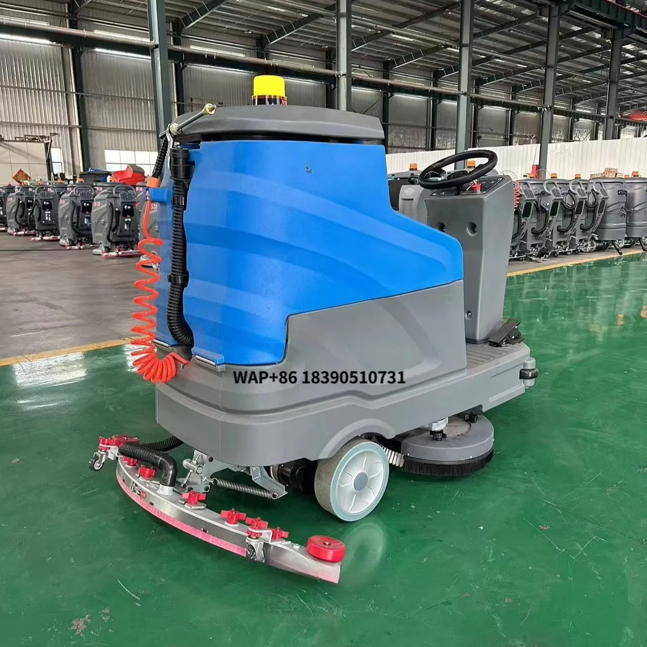 دفع ماكينة غسل الأرضيات الصناعية روبوت التنظيف بالضغط العالي وظيفة التعقيم لتنظيف مساحة كبيرة في فندق المستشفى