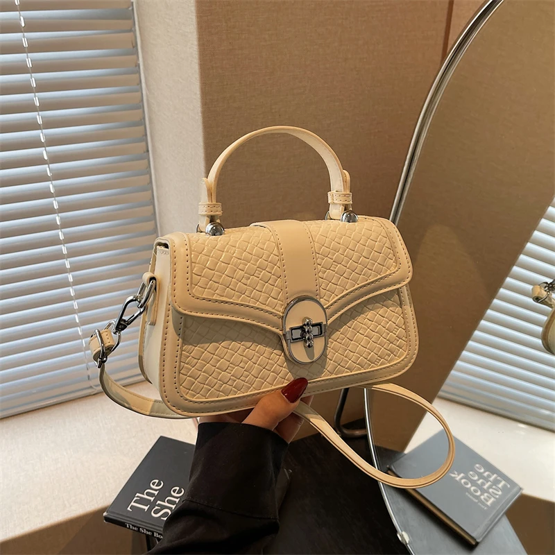 미니멀하고 심플한 빈티지 캐주얼 여성용 레저백, 솔리드 컬러 트렌디 로고와 메신저백 디자인