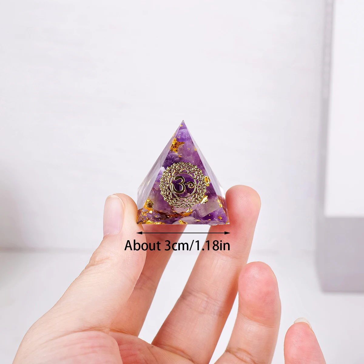 1PC Natural Crystal Macadam Gumming Resin 3cm Pyramid Chakra Healing Crystal Yoga Meditation Energy Pyramid