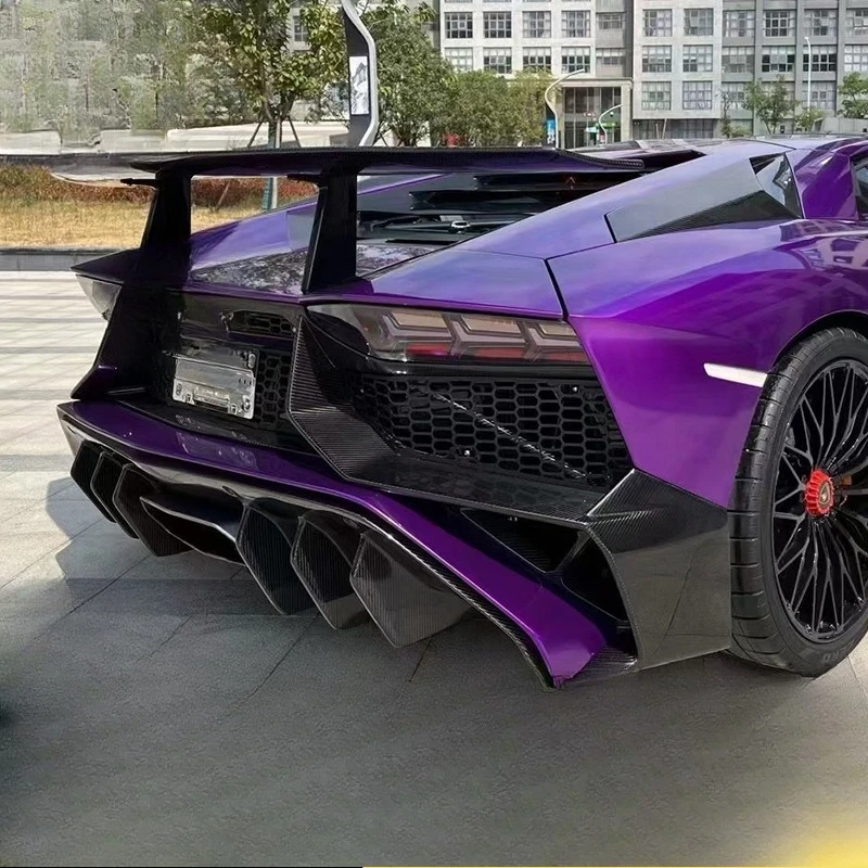 For Lamborghini, upgraded and modified, surrounding the front bars and rear bars carbon fiber