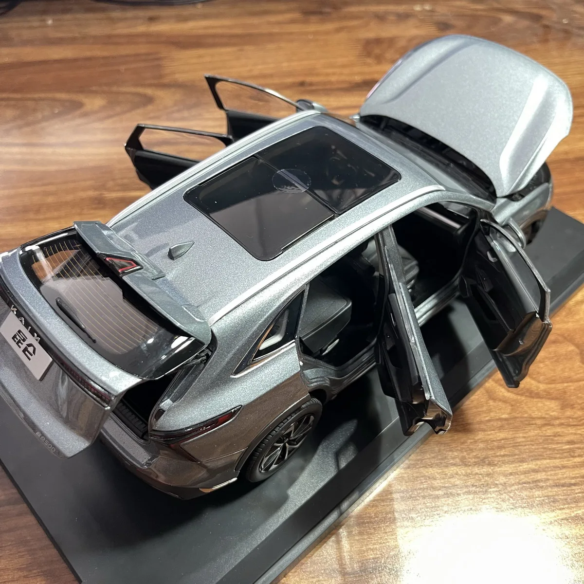 Kaiyi X7 Die-Cast Metal Replica,kunlun Alloy Car Model, CHERY Display, Desktop Decoration,silver,1: 18