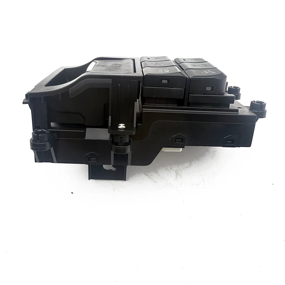 OE: 93300-D30304X 93300D30304X Electronic Handbrake Switch For Hyundai Tucson TL 2018–2019