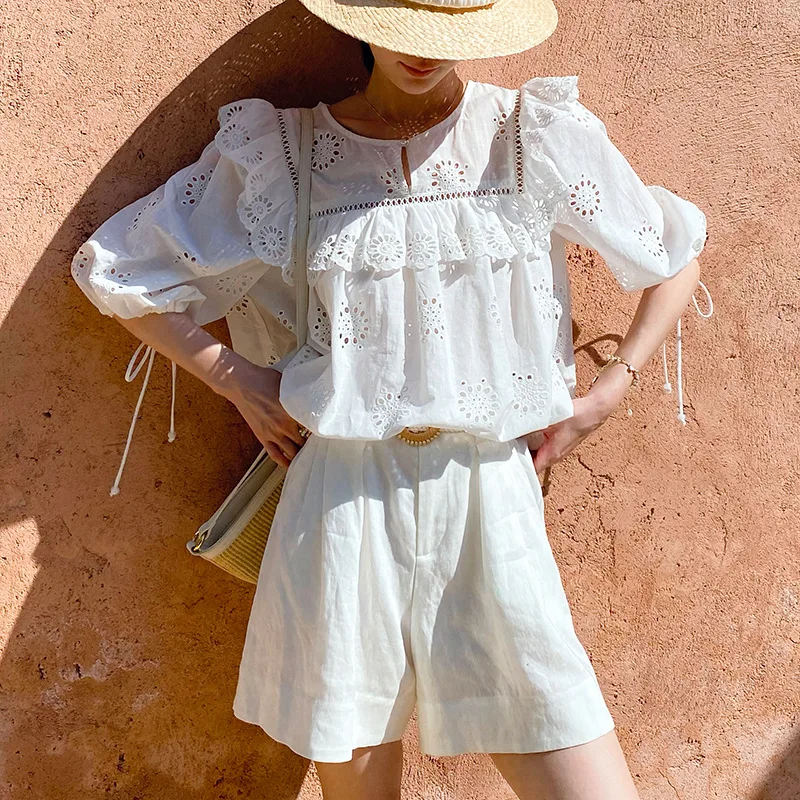 

Белая винтажная блузка во французском стиле для женщин, хлопковая, свободного кроя, с вышивкой, пышными рукавами и оборками, летняя, для отпуска