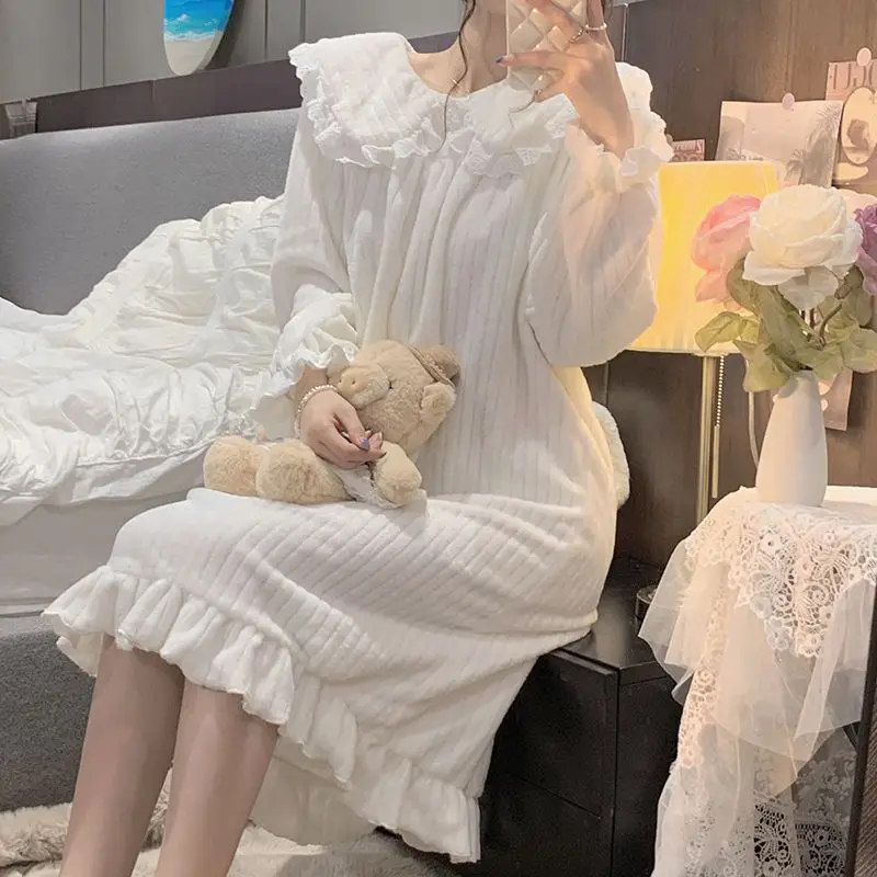 Fleece Women Nightgown Korean Lace Sleepwear Winter Night Dress Knee Length One Piece Pajamas Peter Pan Collar Warm Home Wear