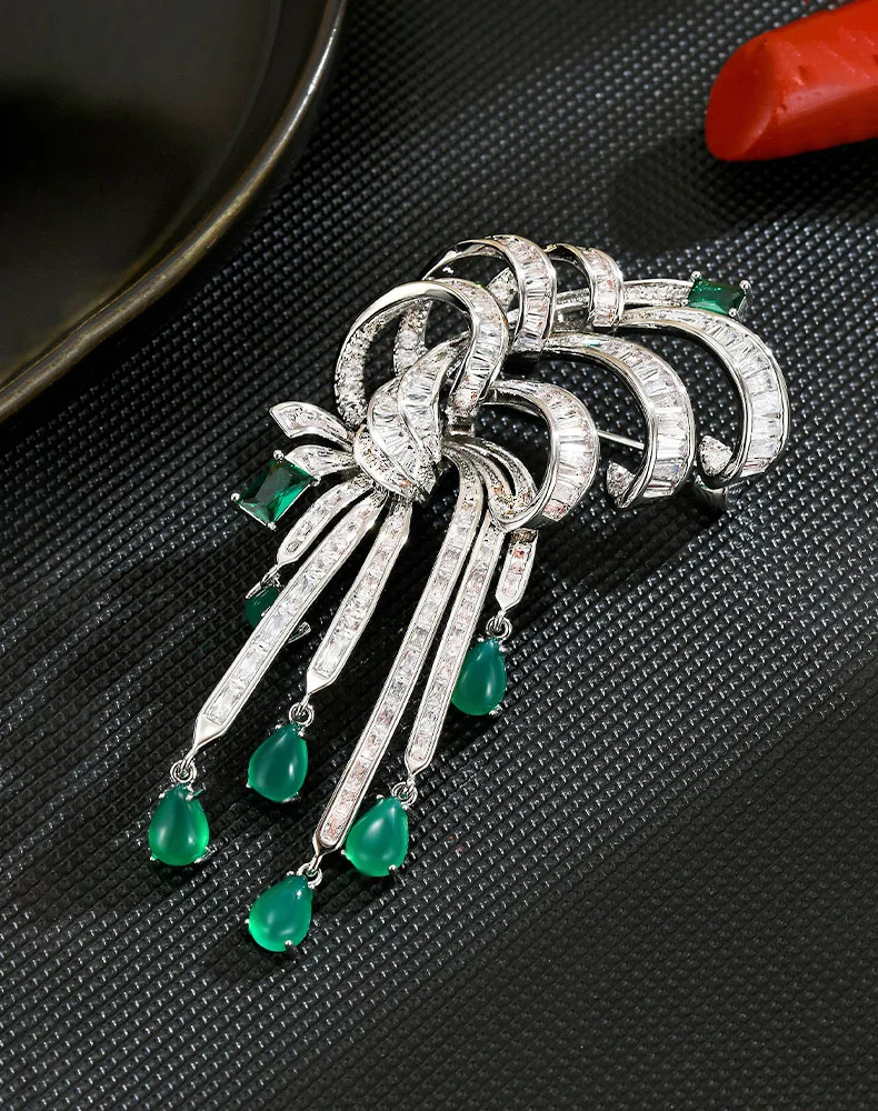 Elegant Retro Ribbon Bow Water Droplet Fringe Brooch Luxury Micro-inlaid Zircon Dynamic Three-dimensional Accessories Pins