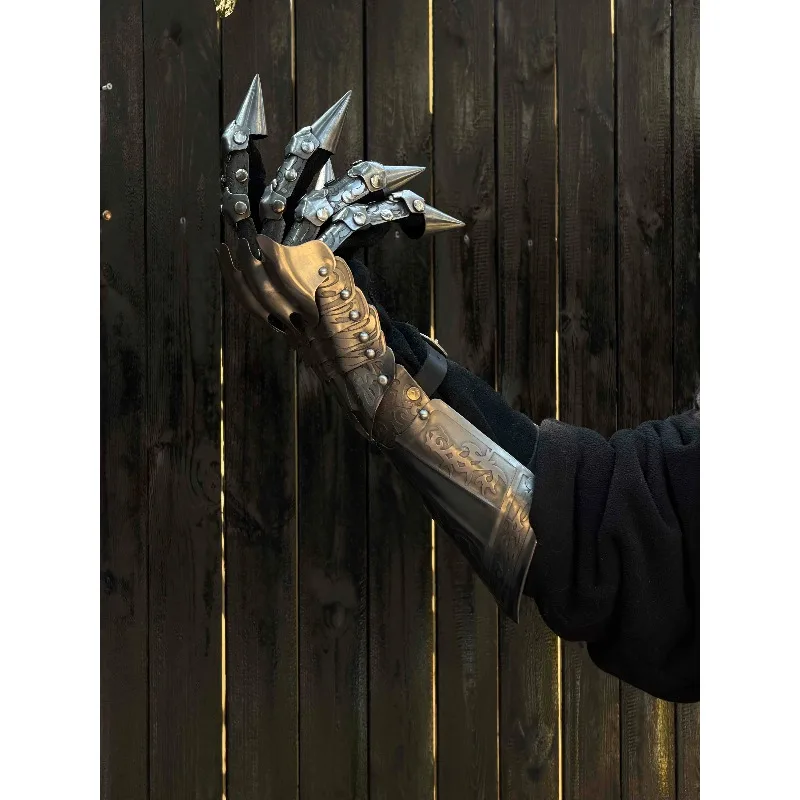 Knight Metal Vintage Hand Armor Gloves Ornament