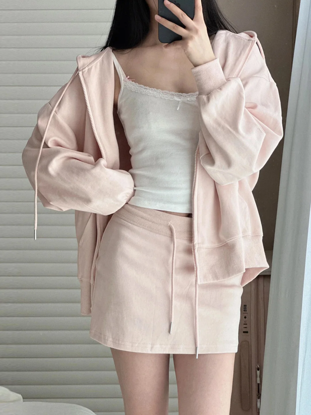 

Fashionable Pink Hoodie And High Waist Skirt Set Women's Loose Fit Spring Outfit Casual Commute Style Long Sleeve Crew Neck