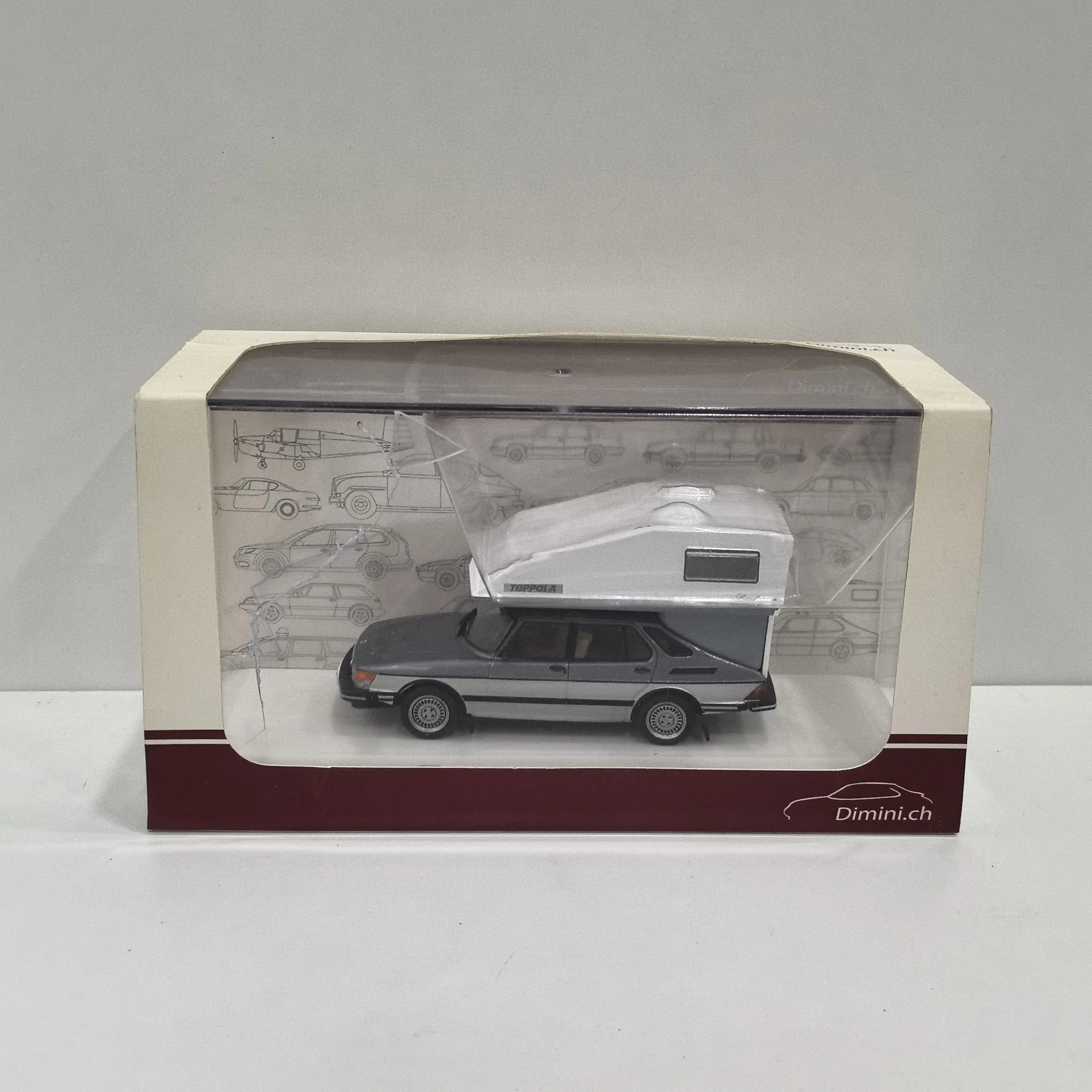 

Коробка потрескавшаяся литая под давлением IXO масштаб 1/43 SAAB 900 LUX Модель автомобиля Saab Rv Модель автомобиля из сплава Коллекционная игрушка в подарок Сувенирный дисплей Орнамент