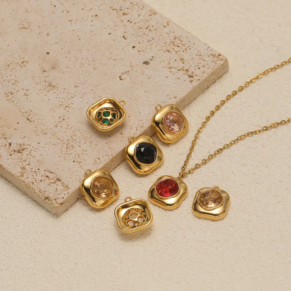4 Stück vergoldete, abgerundete, quadratische Anhänger aus Edelstahl mit Zirkonia für die Herstellung von Schmuck, Halsketten, Armbändern und Ohrringen. – Detail 4