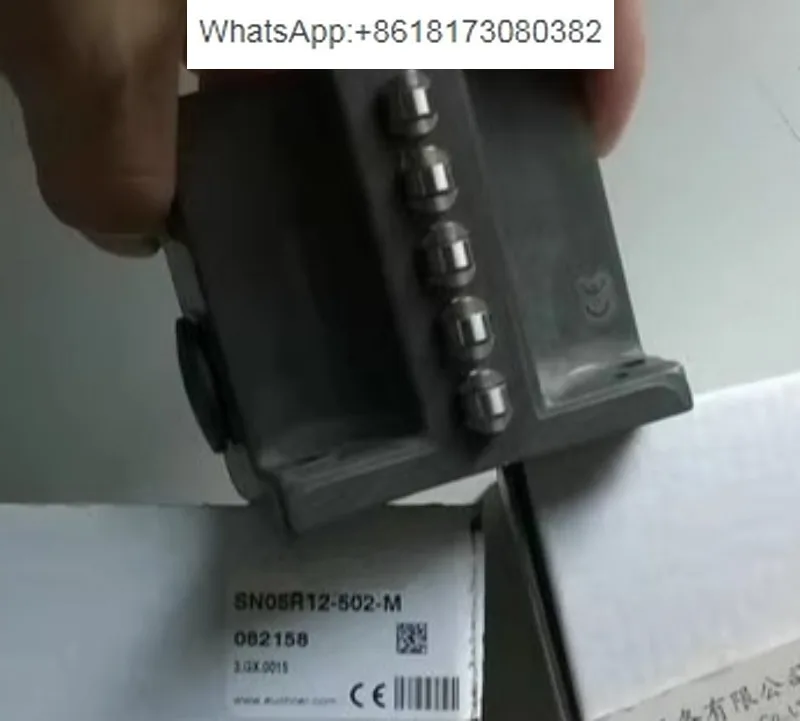 

082158 SN05R12-502-M limit switch