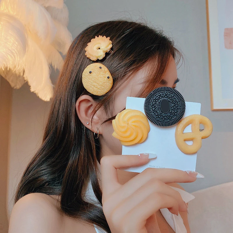 

New Version Creative Cookie Hairpin Woman Girl Simulation Food Snack Funny Hair Trim Edge Clip Biscuits Cute Hairpins