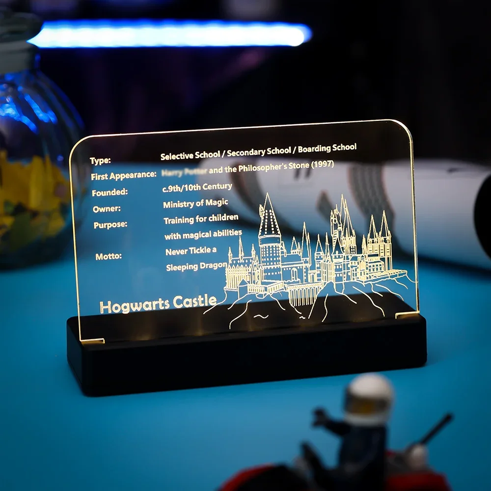 لوحة عرض أكريليك بإضاءة LED لوحة تسجيل لوحة اسم للقلعة 71043 مجموعة ألعاب الطوب لبنات البناء