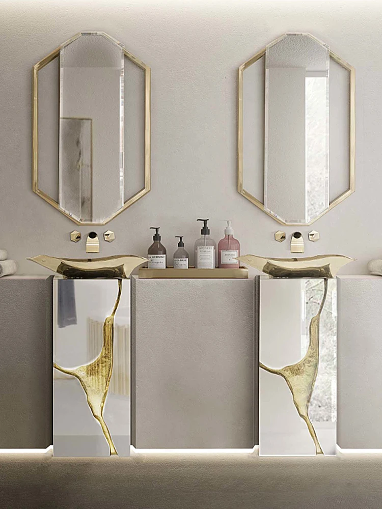 

Portugal BOCADOLOBO wash table light luxury high-end design wash basin Italian hotel gold column basin