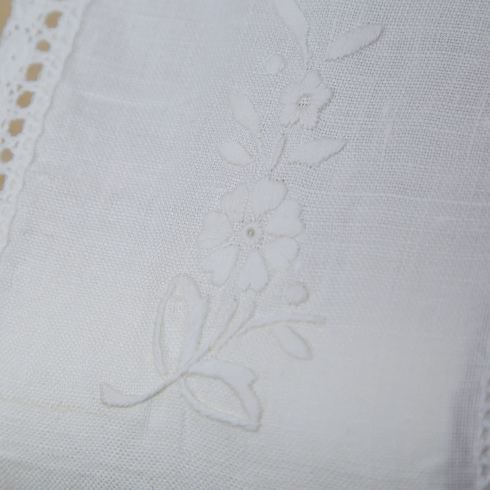 Fabric Tissue Roll holder, Vintage Pure Linen, Embroidered by Hand, Flower, Floral, Beautiful Lace