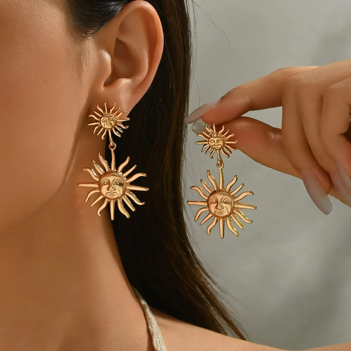 

Retro Trend Style Double Sun Face Style Earrings Versatile for Women Earrings Elegant Jewelry Accessories Party Gift