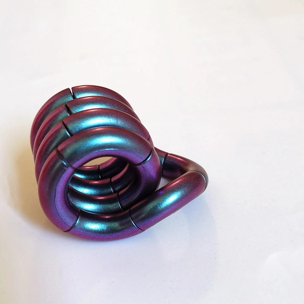 

Rotating and deformable rope winding stress relief toy, a twistable and deformable knot stress relief toy