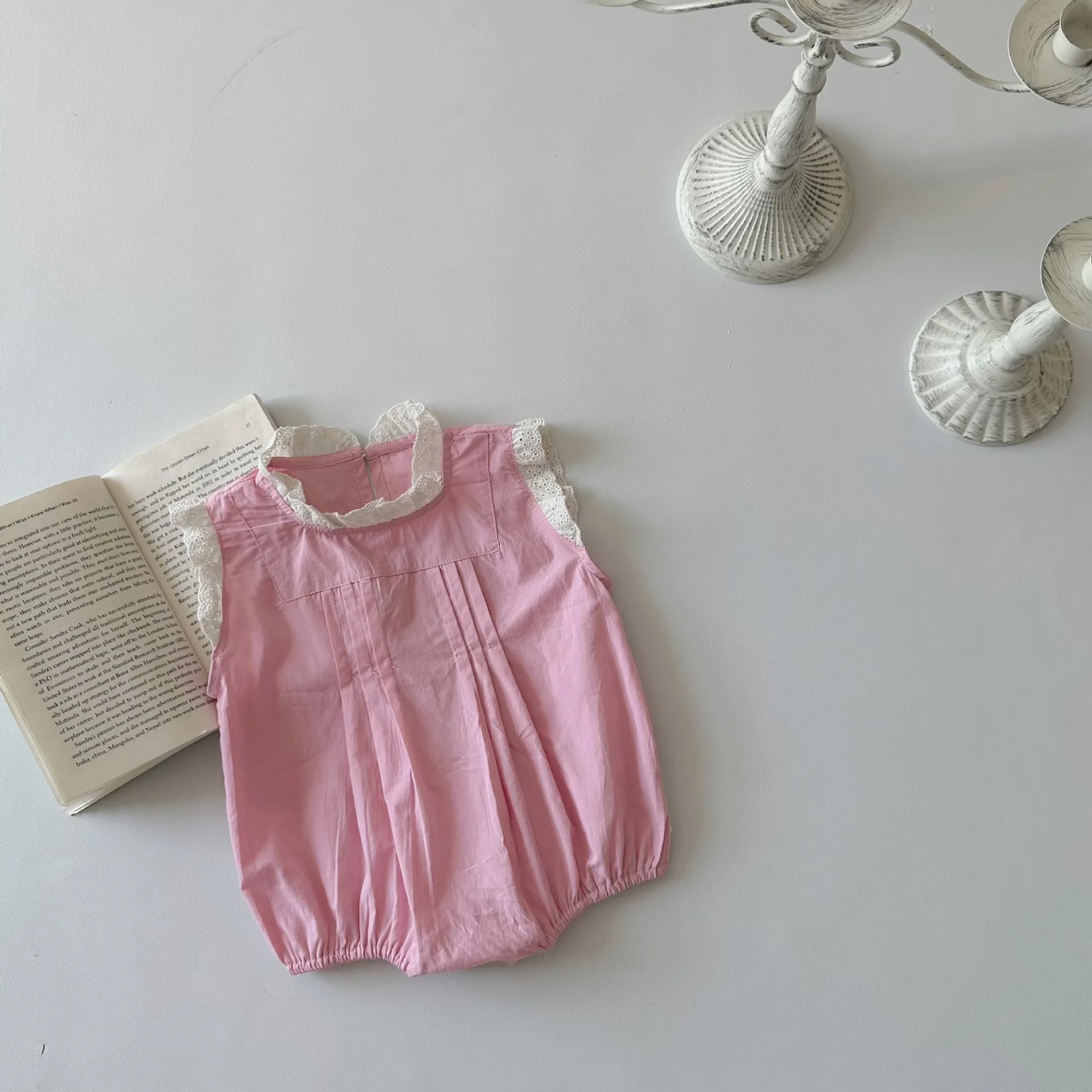 2024 Ins Summer Infant Loose Embroidery Lace Sleevless Bodysuit Girl Baby Solid Casual Princess Onesie Newborn Cotton Clothes