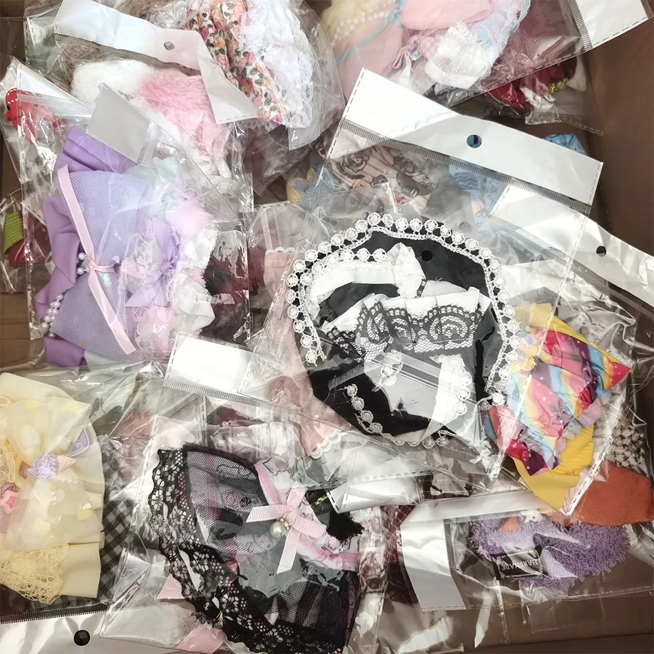 Clearance sale: Doll accessories, Small clothes, Multiple choices, Randomly sent