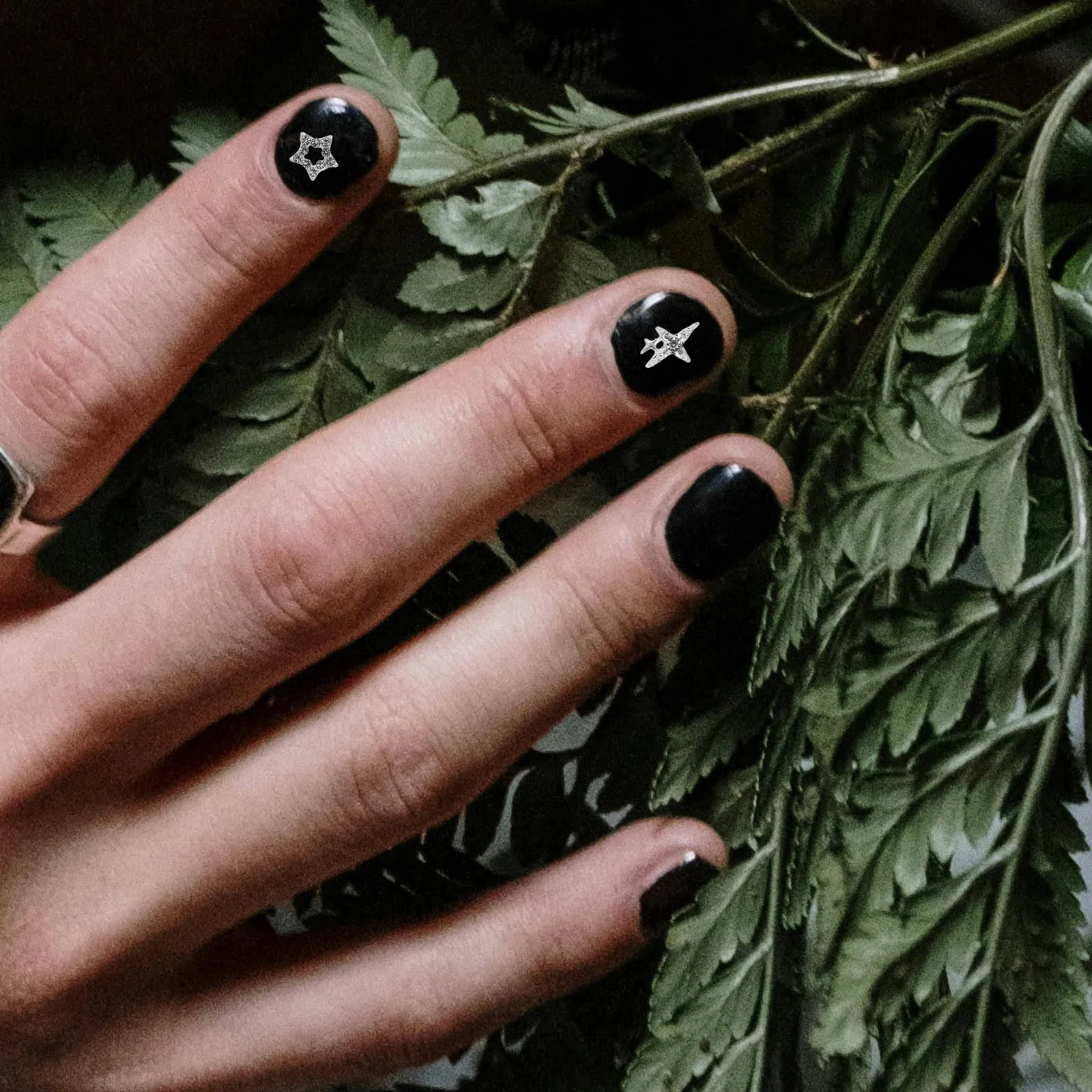 50 szt. Ozdób do paznokci 3D w kształcie gwiazd, stop, pusty pentagram, cyrkonie, błyszczące dekoracje do paznokci do manicure żelowego akrylowego, na festiwal