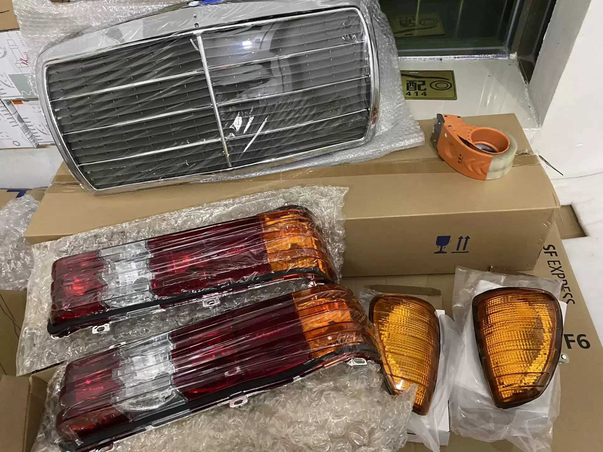 

Car led tail light assembly for Mercedes-Benz w123 brake lamp reversing lights turn signal автомобильные товары Car Lights