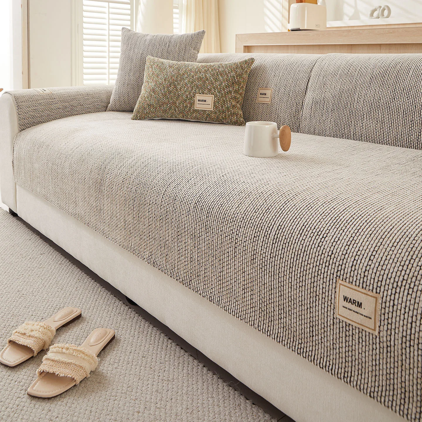 

Minimalist Style Thickened Sofa Cover One-piece Anti Slip Cushion Breathable Sofa Cover Fabric All Season Universal Minimalist