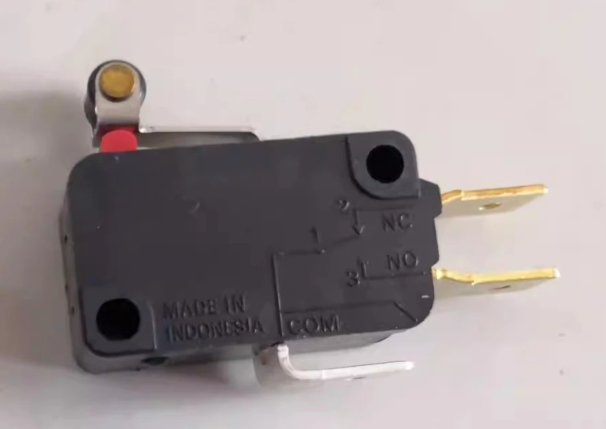 

Микропереключатель 2026 Original D3V-165-1C5, новый микропереключатель V-165-1C5