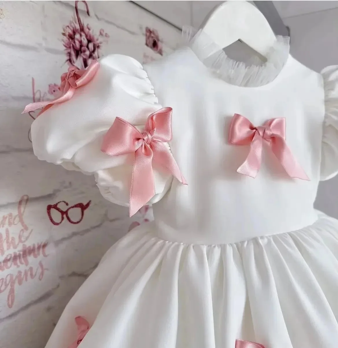 결혼식을위한 흰색 꽃 소녀 드레스 핑크 보우 우아한 생일 파티 가운 맞춤형 첫 성찬식 드레스