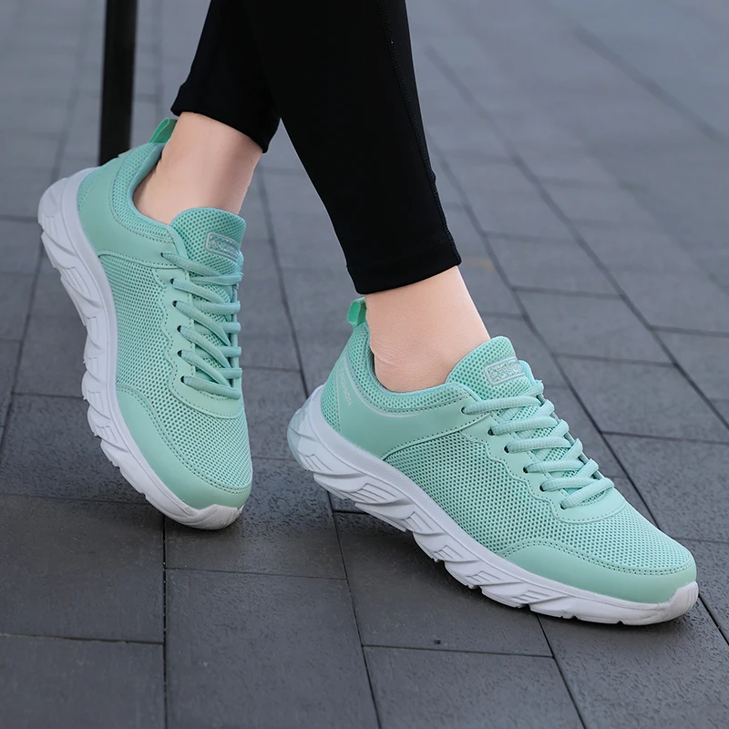 Cheap Women's Running Shoes Summer Breathable Mesh Sneakers Women Lightweight Outdoor Sports Shoes Big Size 42 Zapatos De Mujer