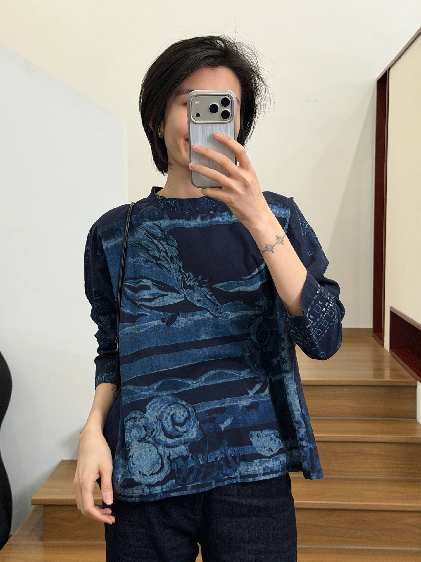 

Женская футболка Langqing Dream Blue из чистого хлопка с длинным рукавом, новая весенняя коллекция, свободный крой, круглый вырез, с принтом, дышащая, комфортная.