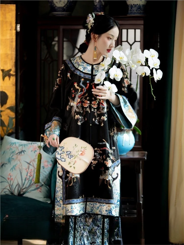 

Black embroidered silk Xiangyunsha collarless front-opening long robe and