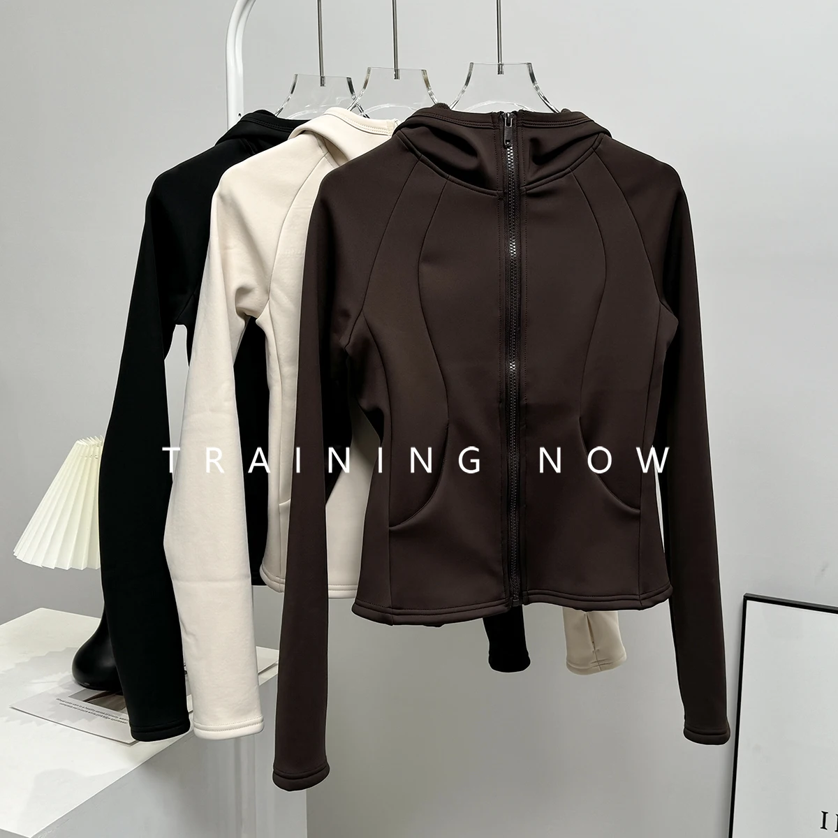 

Yoga jacket for women in winter plus velvet thickened professional fitness exercise Pilates top running sports long sleeves