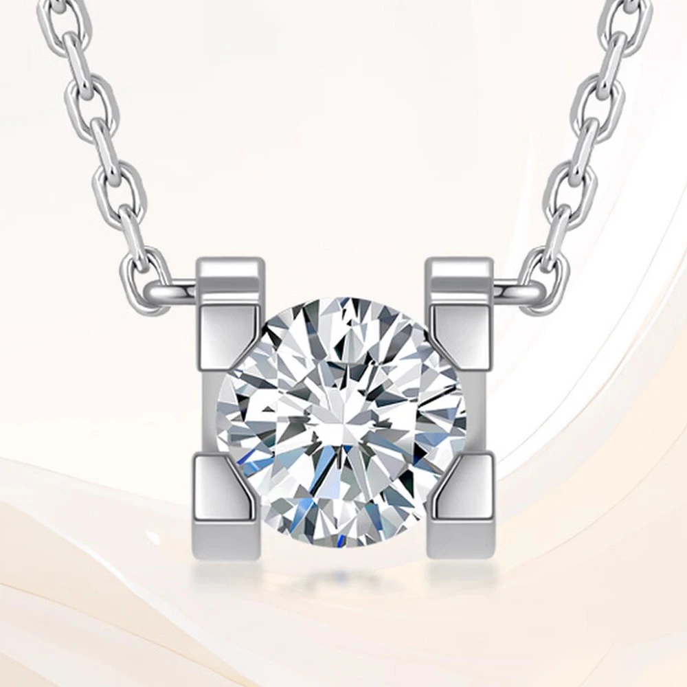 

liaoxingzhuang new PT950 Lab-Grown Diamond Six-claw female Necklace Women Bull Head Pendant PT950 Necklace