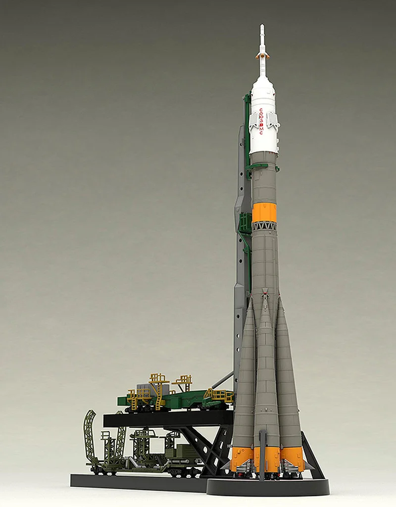 Stock Gsc Liangxiao Society Moderoid Series 1-150 Soyuz Launch Vehicle+transport Train Collection Model